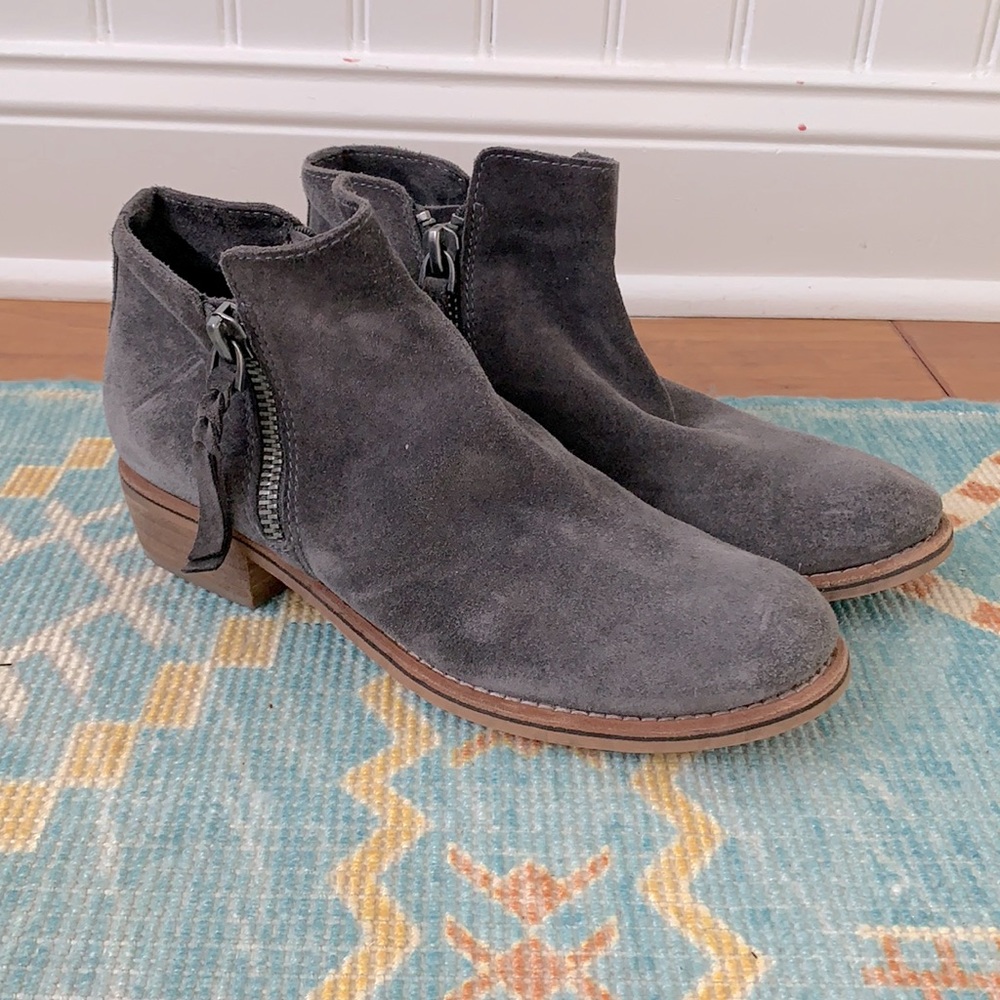 Dolce Vita charcoal suede ankle booties 1.5 inch heel